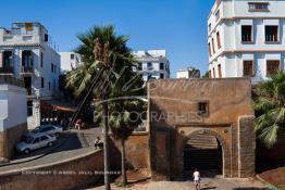 Image du Maroc Professionnelle de  La fameuse Porte de la Marine ou Bab El Marsa de la Médina de Casablanca, le passage obligé des personnes et des marchandises jusqu'à l'ouverture du boulevard Félix Houphouët-Boigny pour l'arrivée du président de la République française Alexandre Millerand qui effectuait en 1922 un voyage au Maroc et dans les pays de l'Afrique du nord, Vendredi 10 juillet 2009. (Photo / Abdeljalil Bounhar) 